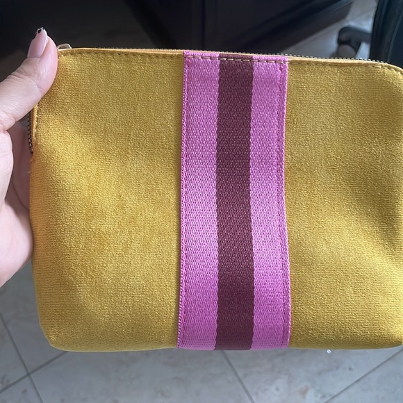 Neiman Marcus Velvet Pouch - Picture 4 of 15